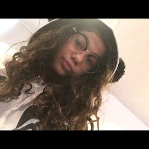 Meet your Posher, Elisa